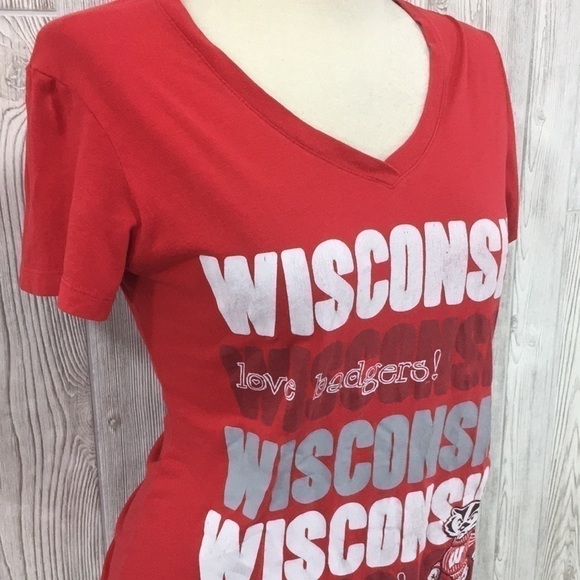 Wisconsin Badgers V-Neck Tee Size XL - Picture 4 of 7